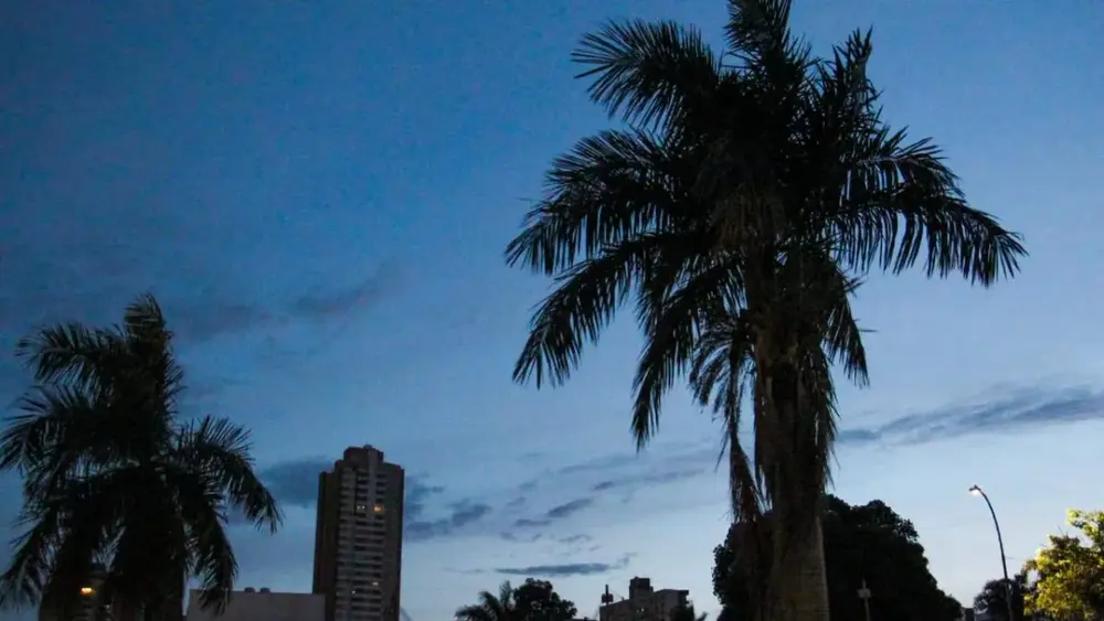 Calor de 37°C e chuva no fim de semana em MS