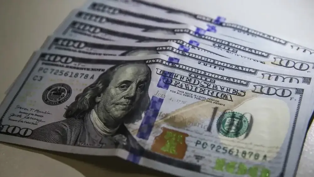 Dólar a R$ 5,16 e Ibovespa tem maior queda em 5 meses