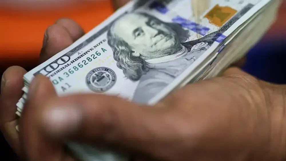 Dólar fecha a R$ 5,17 com alta de 0,35% em dia de cautela