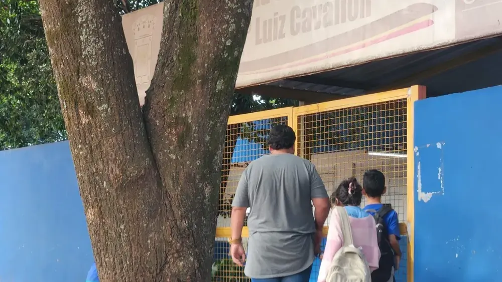 Furto de fiação elétrica suspende aulas em seis turmas no Jardim Botafogo