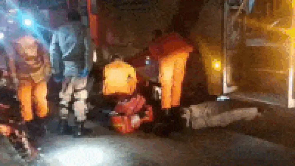 Homem fica preso sob ônibus após atropelamento na Vila Nhanhá