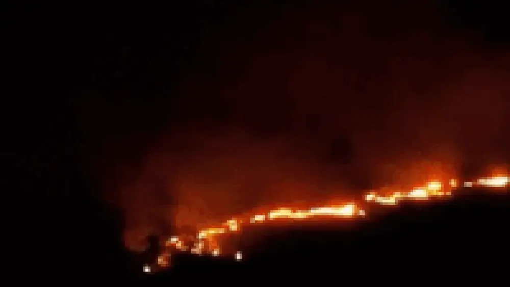 Incêndio atinge área do Exército na BR-060 e mobiliza 50 militares