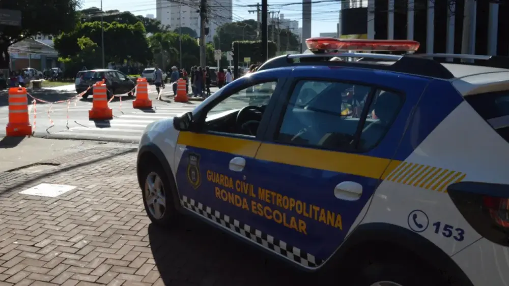 Interdição na Avenida Hiroshima fecha trecho nesta segunda