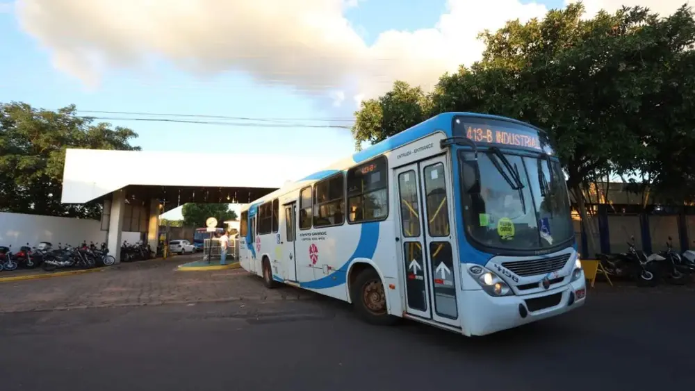 Prefeita de CG dá prazo para definir intervenção; frota vencida pode chegar a 330 ônibus