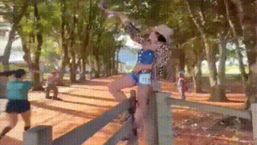 Tanikyta: berrante e look de onça viram sensação nas corridas
